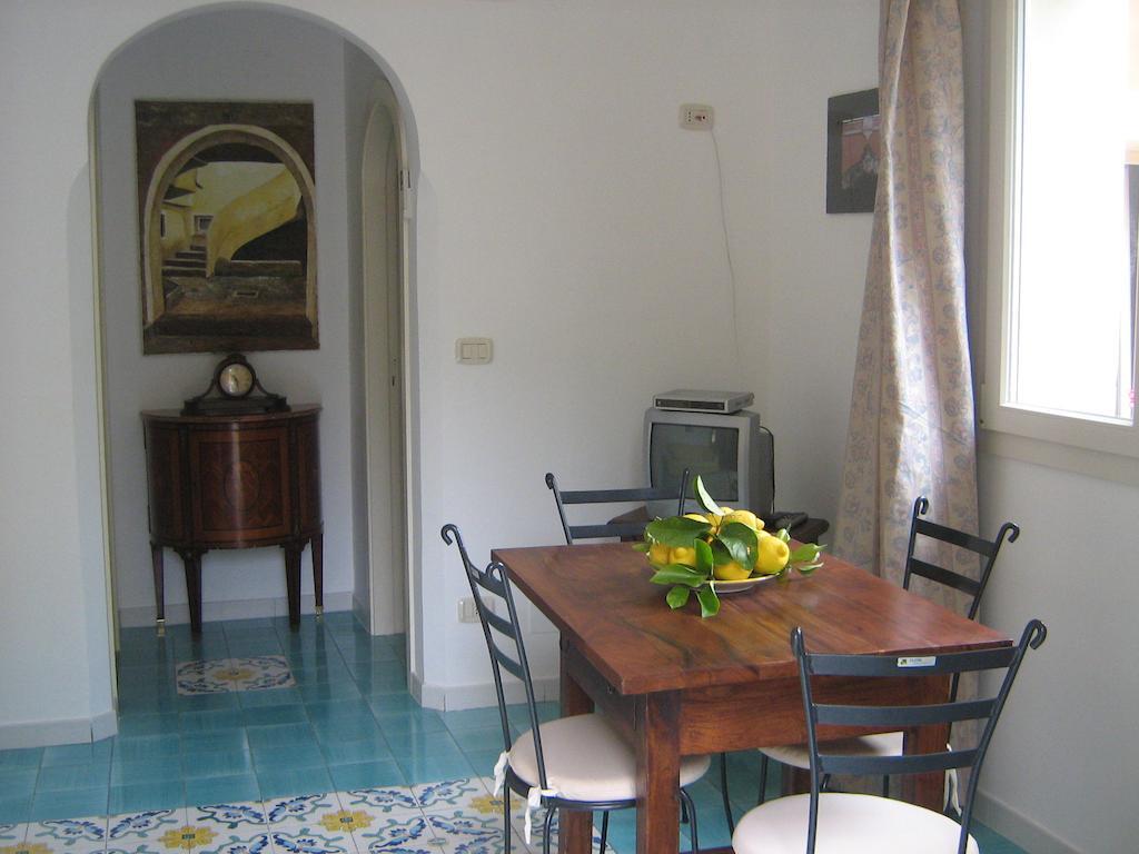 Villa Santa Sofia Асчеа Стая снимка